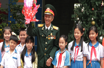 Kỷ niệm ngày thành lập Quân đội Nhân dân Việt Nam ngày 22/12/2015